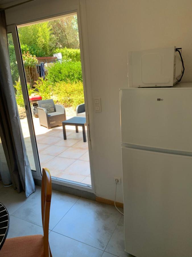 Magnifique Bas De Deux Situe Pres Des Plages Et Du Golf *